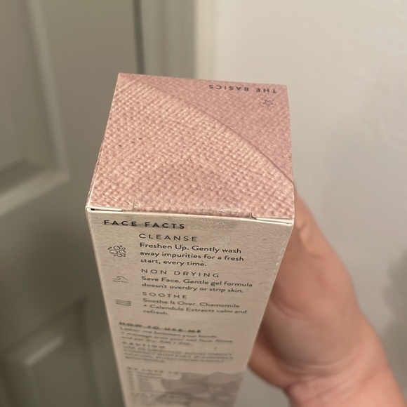 Unopened Honest Gentle Gel Cleanser - Picture 4 of 5